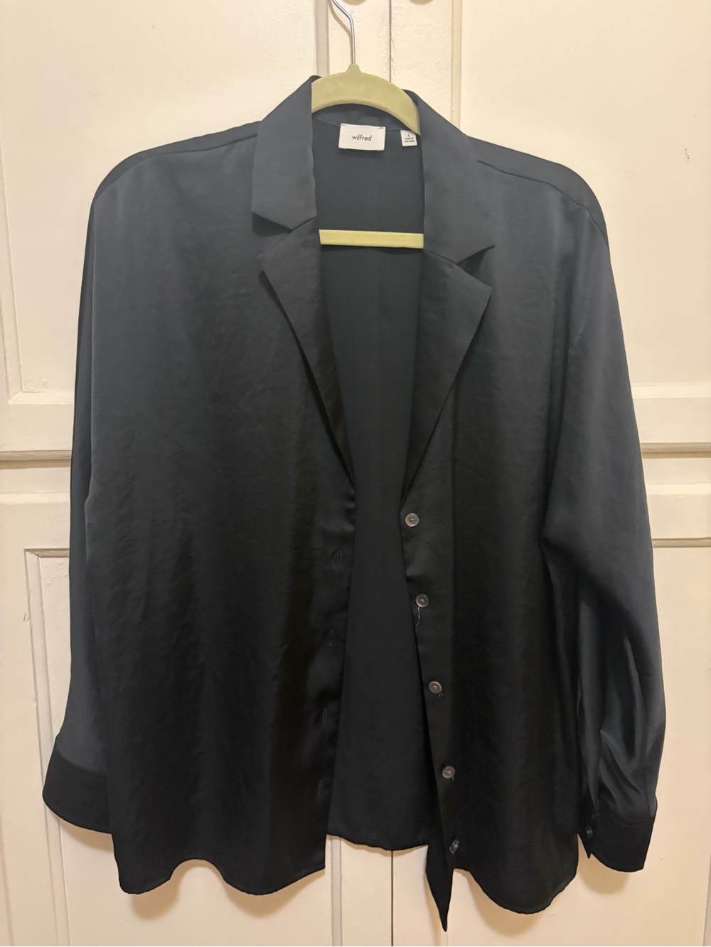 Aritzia Wilfred Black Silk-Blend Relaxed Button-Up Top